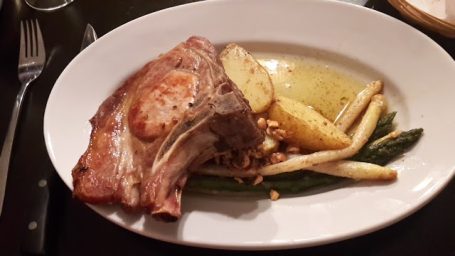 Trattoria Küche im Mimi e Rosa Vino e Cucina in Duisburg, Italienisches Restaurant, Weinbar, Naturweinbar, Wein, Naturwein.