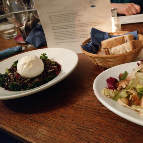 Trattoria Küche im Mimi e Rosa Vino e Cucina in Duisburg, Italienisches Restaurant, Weinbar, Naturweinbar, Wein, Naturwein.